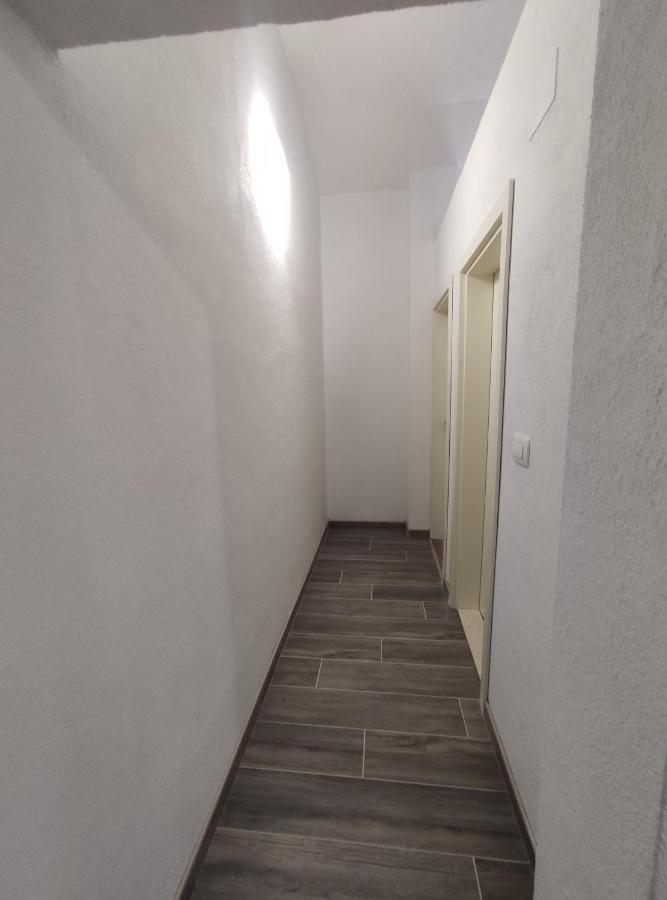 Lesic Zaklopatica Apartma