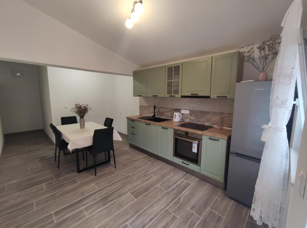 Apartma Lesic Zaklopatica Lastovo