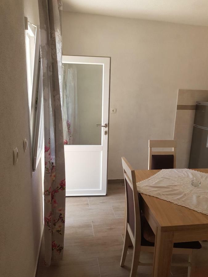 Lesic Zaklopatica Apartma Lastovo