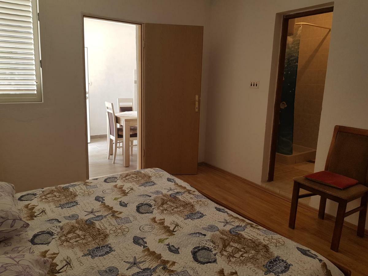 Lesic Zaklopatica Apartma