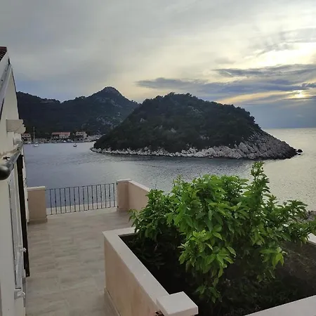 Apartmani Lesic Zaklopatica Lastovo Exterior photo