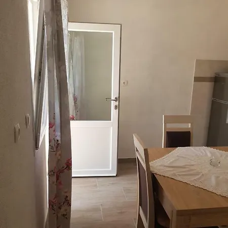 Apartmani Lesic Zaklopatica Lastovo Exterior photo